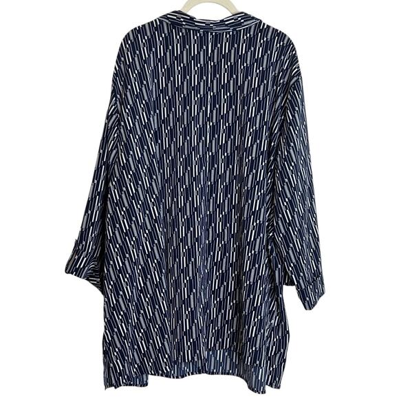Catherines Womens Blouse 4X Navy White Geometric Button Front Tunic 3/4 Sleeve - Picture 3 of 5